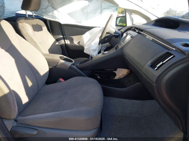 JTDKN3DU9F1987337 Toyota Prius Two