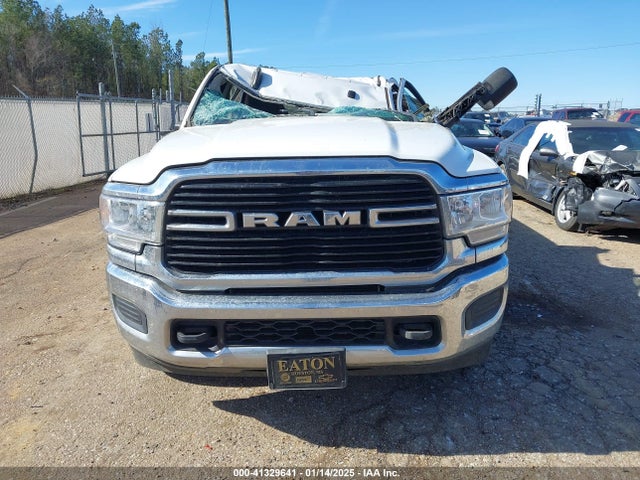 3C6UR5DL1KG663656 RAM 2500 Big Horn  4x4 6'4 Box
