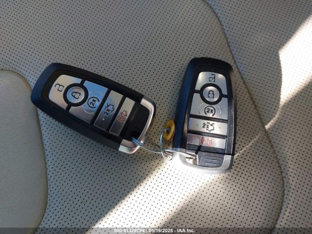 3FA6P0RU3JR250514 Ford Fusion Hybrid Titanium