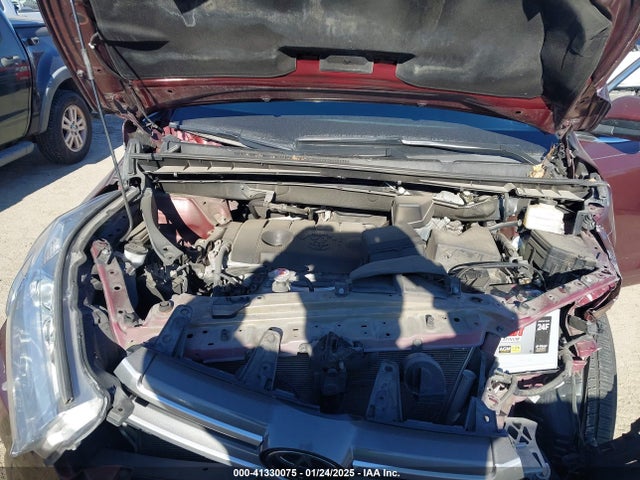 5TDZARFH5JS038487 Toyota Highlander Le