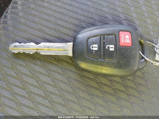 5TDZARFH5JS038487 Toyota Highlander Le