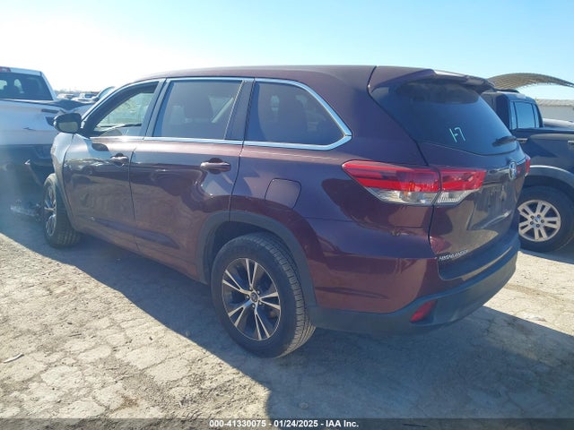 5TDZARFH5JS038487 Toyota Highlander Le