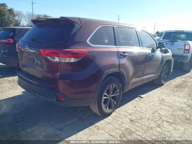 5TDZARFH5JS038487 Toyota Highlander Le