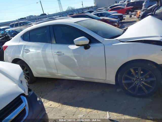 3MZBN1W33JM173105 Mazda Mazda3 Grand Touring