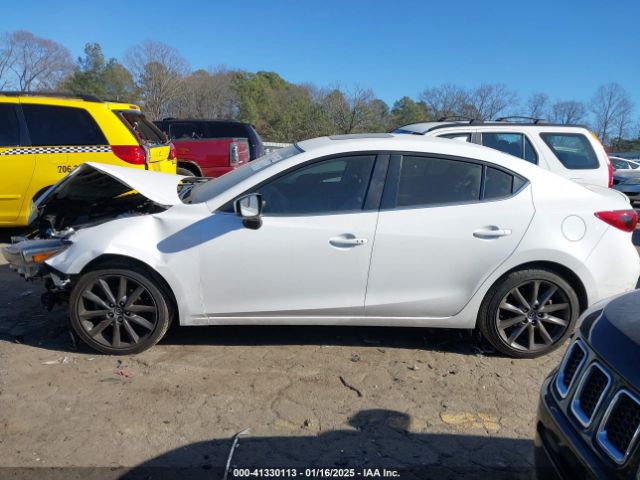 3MZBN1W33JM173105 Mazda Mazda3 Grand Touring