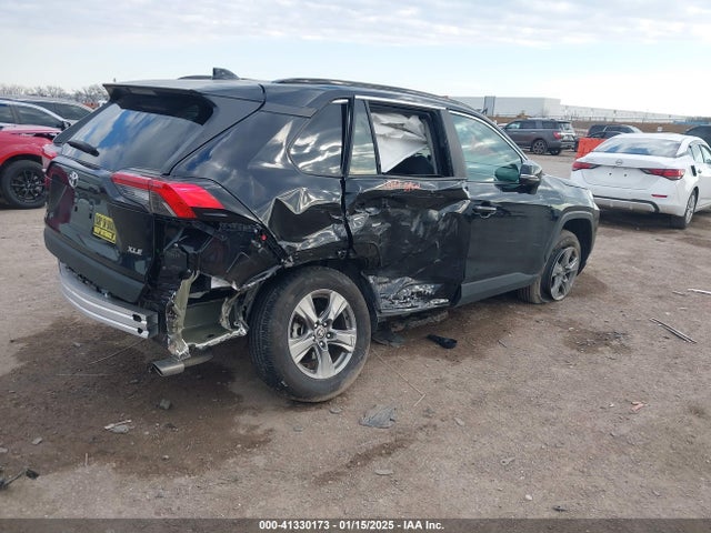 2T3W1RFV9PW286693 Toyota Rav4 Xle