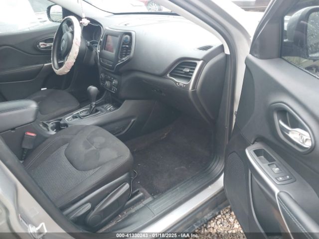 1C4PJLCB6KD114770 Jeep Cherokee Latitude Fwd