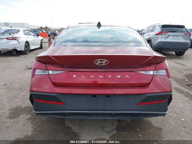 KMHLL4DGXRU851601 Hyundai ELANTRA SE