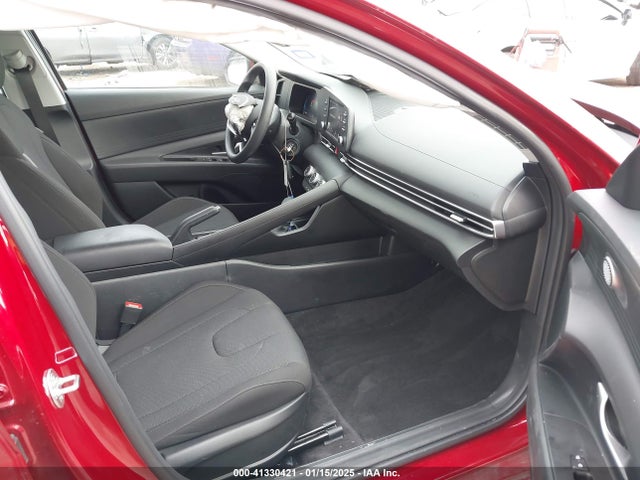 KMHLL4DGXRU851601 Hyundai ELANTRA SE