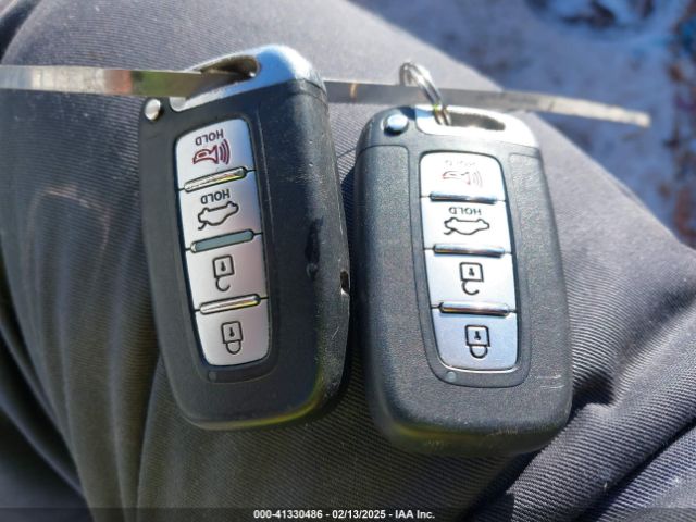 KMHHU6KJ8FU124823 Hyundai Genesis