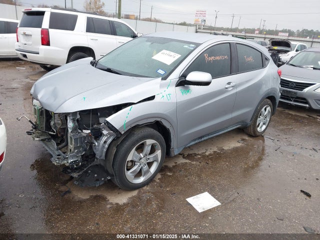 Honda HR-V LX 2018 3CZRU5H31JG702732 Image 2