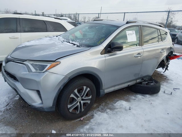 Toyota RAV4 LE 2017 2T3BFREV9HW550630 Image 2