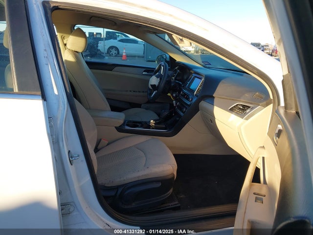 5NPE24AF0JH606798 Hyundai SONATA SE