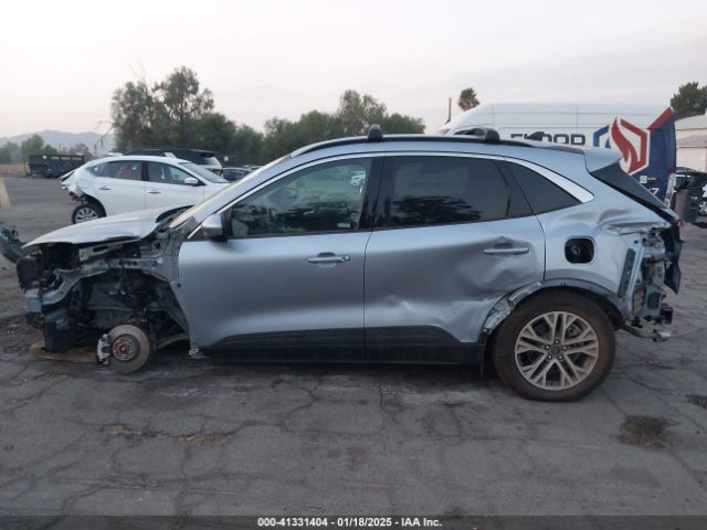 1FMCU0CZ8NUA26529 Ford Escape Sel Hybrid