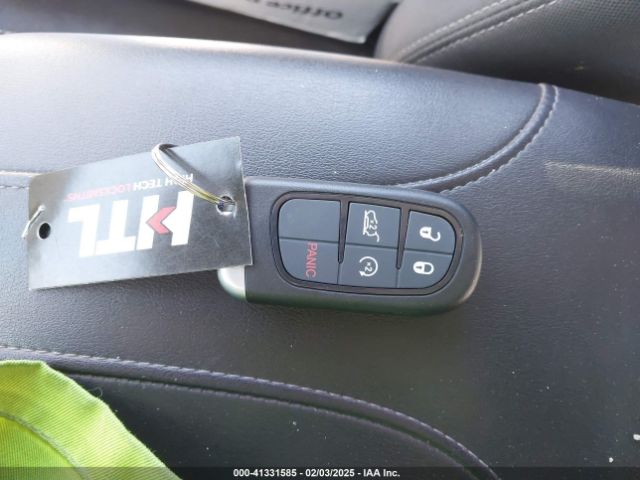 1C4PJLCS5EW105809 Jeep Cherokee Latitude
