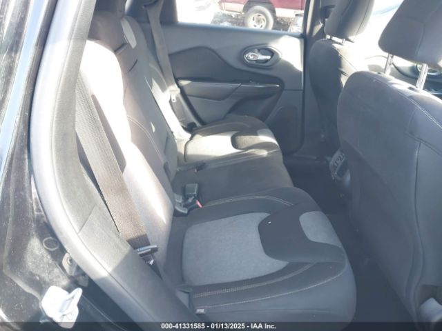 1C4PJLCS5EW105809 Jeep Cherokee Latitude