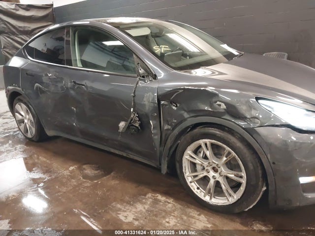 2022 TESLA MODEL Y 7SAYGDEEXNF423142 Photo 5