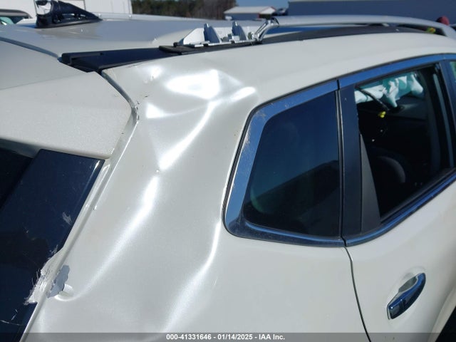 5N1AT2MV3JC848883 Nissan ROGUE SV