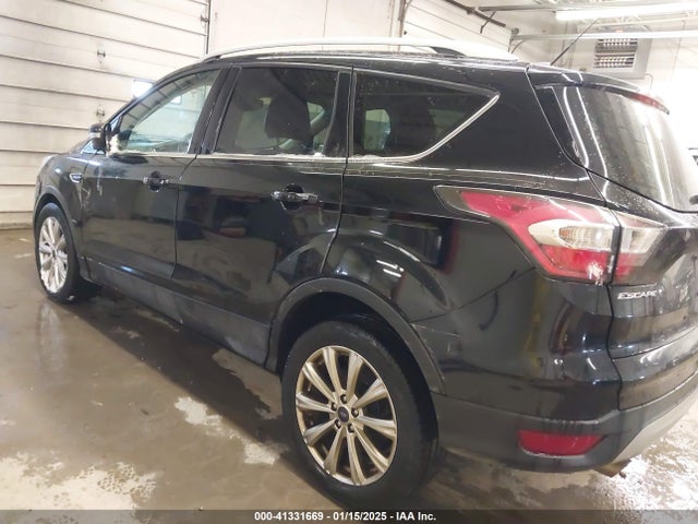 1FMCU9JD4HUA30805 Ford Escape Titanium