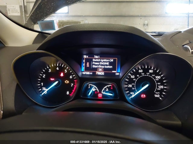 1FMCU9JD4HUA30805 Ford Escape Titanium
