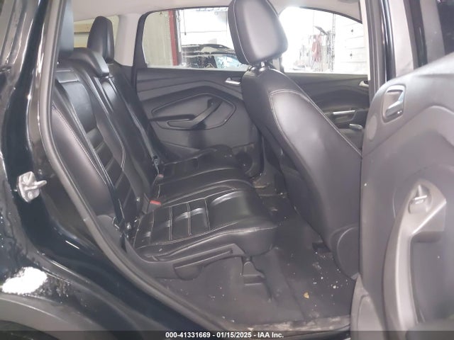 1FMCU9JD4HUA30805 Ford Escape Titanium