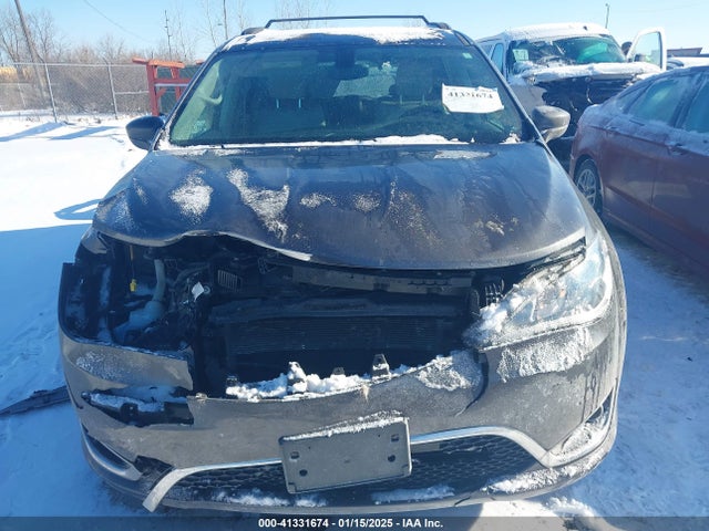 2C4RC1BG9HR503445 Chrysler Pacifica