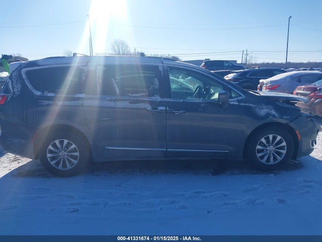 Chrysler Pacifica 2017 2C4RC1BG9HR503445 Image 13