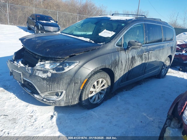 2C4RC1BG9HR503445 Chrysler Pacifica