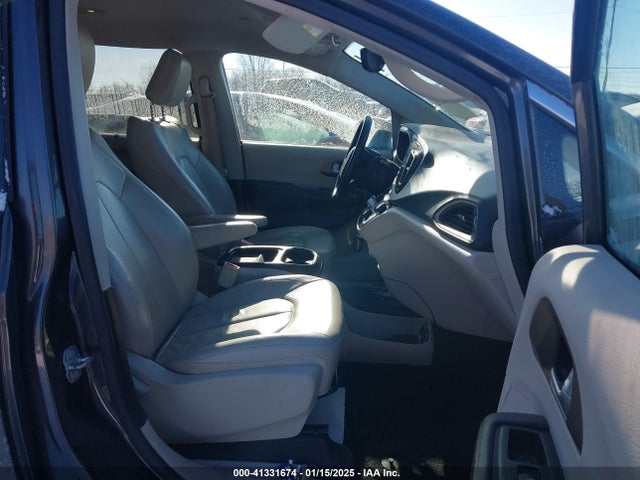 2C4RC1BG9HR503445 Chrysler Pacifica