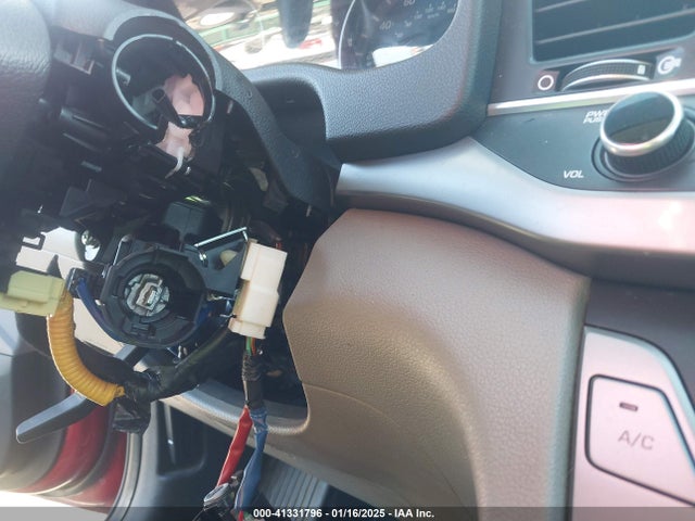 KMHD74LF9HU161080 Hyundai ELANTRA SE