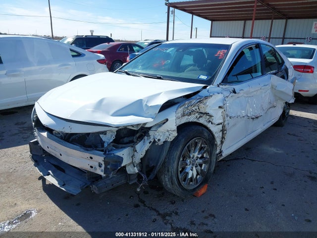 Toyota CAMRY LE 2019 4T1B11HK2KU258285 Image 2