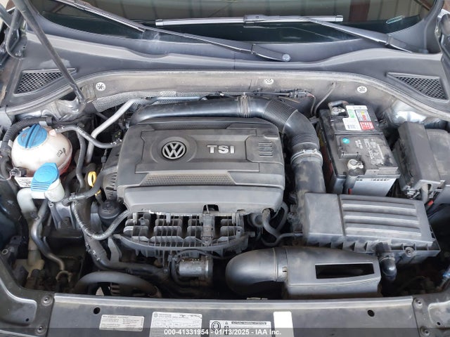 1VWAT7A35GC048306 Volkswagen Passat 1.8t S