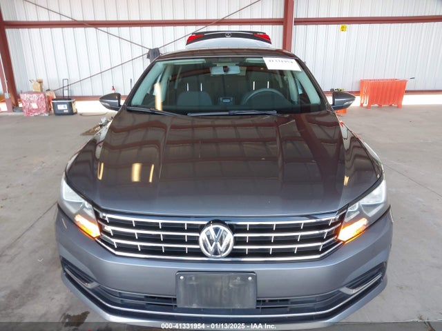 1VWAT7A35GC048306 Volkswagen Passat 1.8t S
