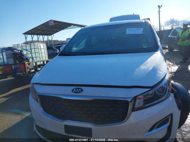 KNDMB5C18K6540726 KIA SEDONA LX