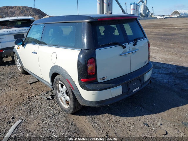 2009 MINI COOPER CLUBMAN WMWML33509TX34602 Photo 2