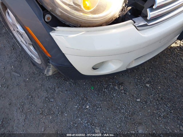 2009 MINI COOPER CLUBMAN WMWML33509TX34602 Photo 5