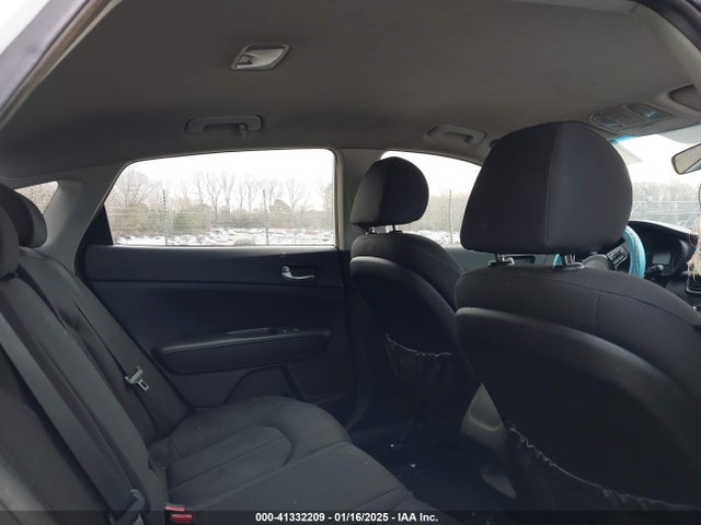 KIA Optima Lx 2016 5XXGT4L37GG030124 Image 8