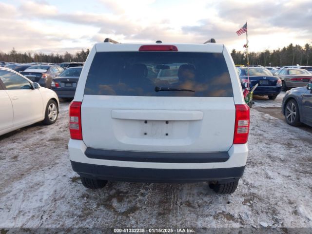 1C4NJRFB8FD289999 Jeep Patriot Latitude