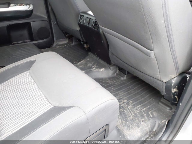 5TFEM5F11FX086460 Toyota Tundra Sr5 4.6l V8