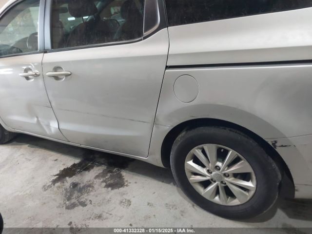 KNDMB5C13F6018852 KIA SEDONA LX