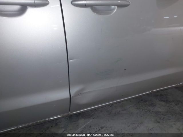 KNDMB5C13F6018852 KIA SEDONA LX