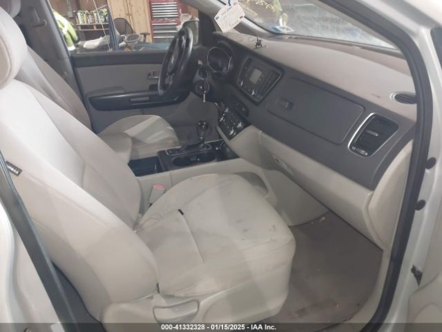 KNDMB5C13F6018852 KIA SEDONA LX