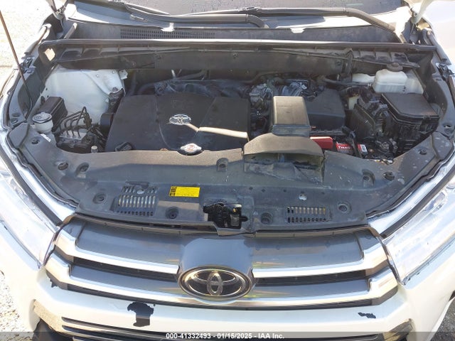 Toyota Highlander 2018 5TDYZRFH3JS256822 Image 10
