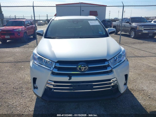 Toyota Highlander 2018 5TDYZRFH3JS256822 Image 12