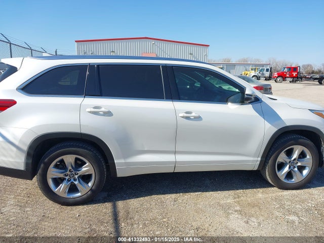 Toyota Highlander 2018 5TDYZRFH3JS256822 Image 13