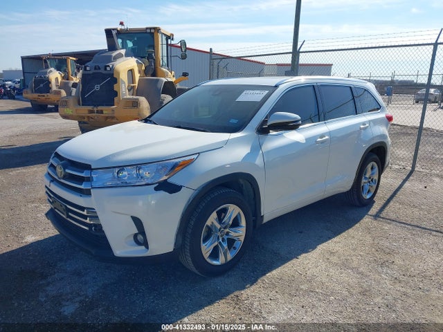 5TDYZRFH3JS256822 Toyota Highlander