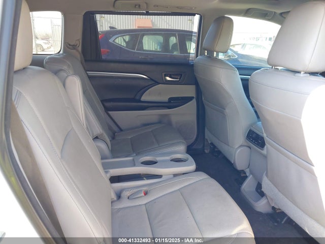 5TDYZRFH3JS256822 Toyota Highlander