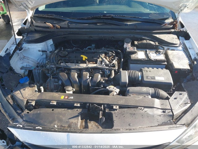 Hyundai ELANTRA SE 2019 5NPD74LF1KH432090 Image 10
