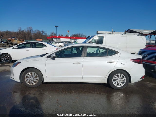 Hyundai ELANTRA SE 2019 5NPD74LF1KH432090 Image 13