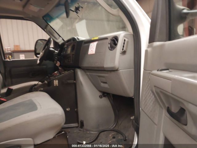 1FDSS3EL2EDB15167 Ford E-350 Super Duty Commercial